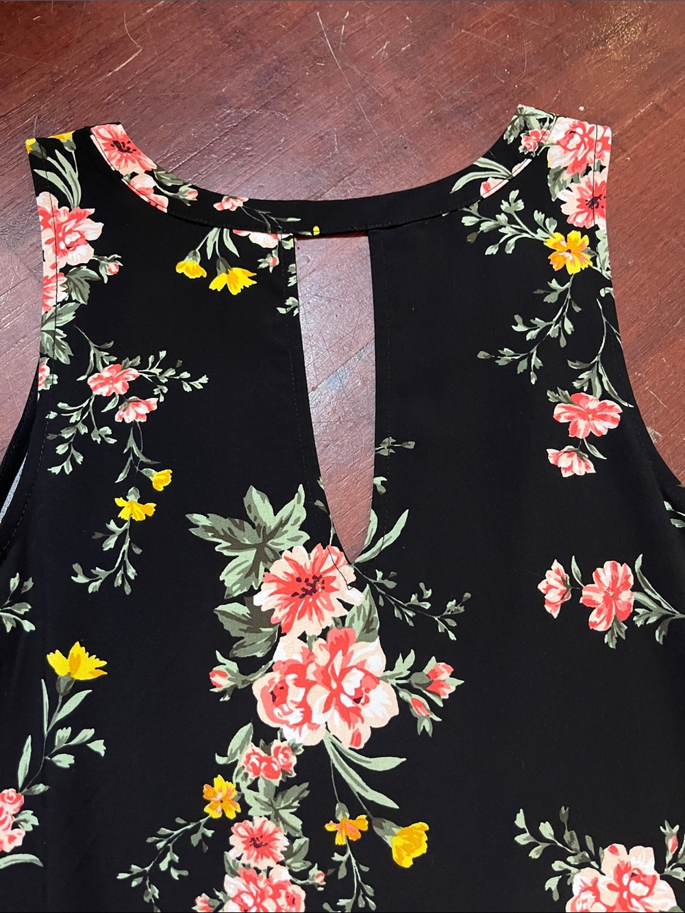 🌻3/$15🌻 Old Navy Black Floral V-Neck Cutout Camisole with Pink and Yellow Blooms - Picture 7 of 7
